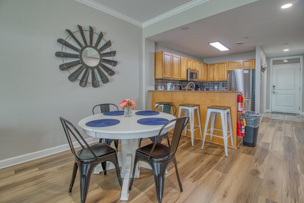 Fantastic Location! River And Mountain Views 2Br/2Ba Sleeps 6 Pigeon Forge Luaran gambar