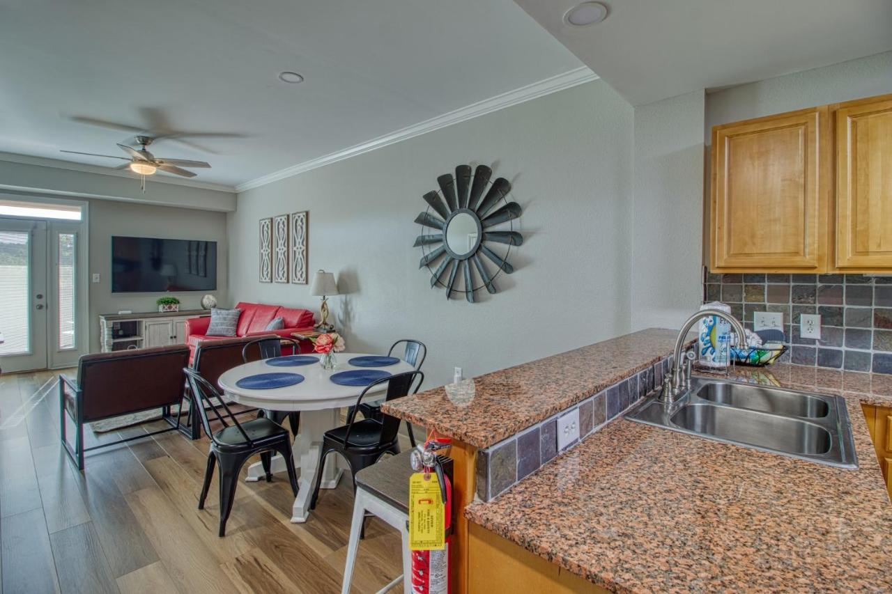 Fantastic Location! River And Mountain Views 2Br/2Ba Sleeps 6 Pigeon Forge Luaran gambar